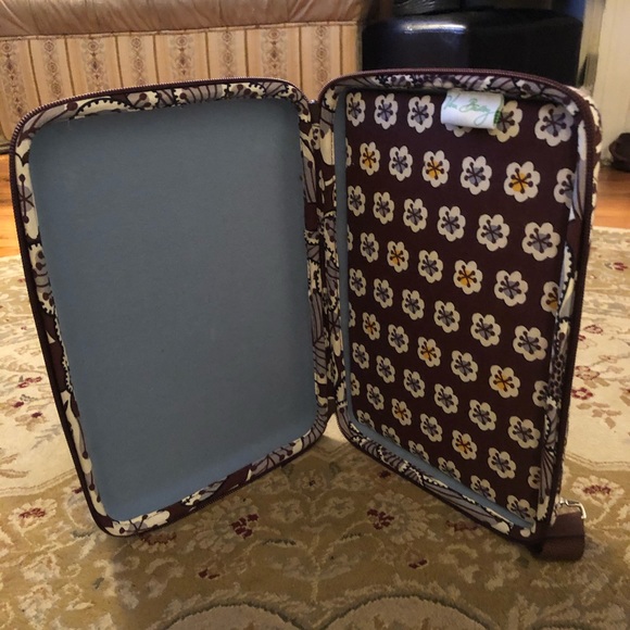 VERA BRADLEY..hard cover tablet case - Picture 2 of 6